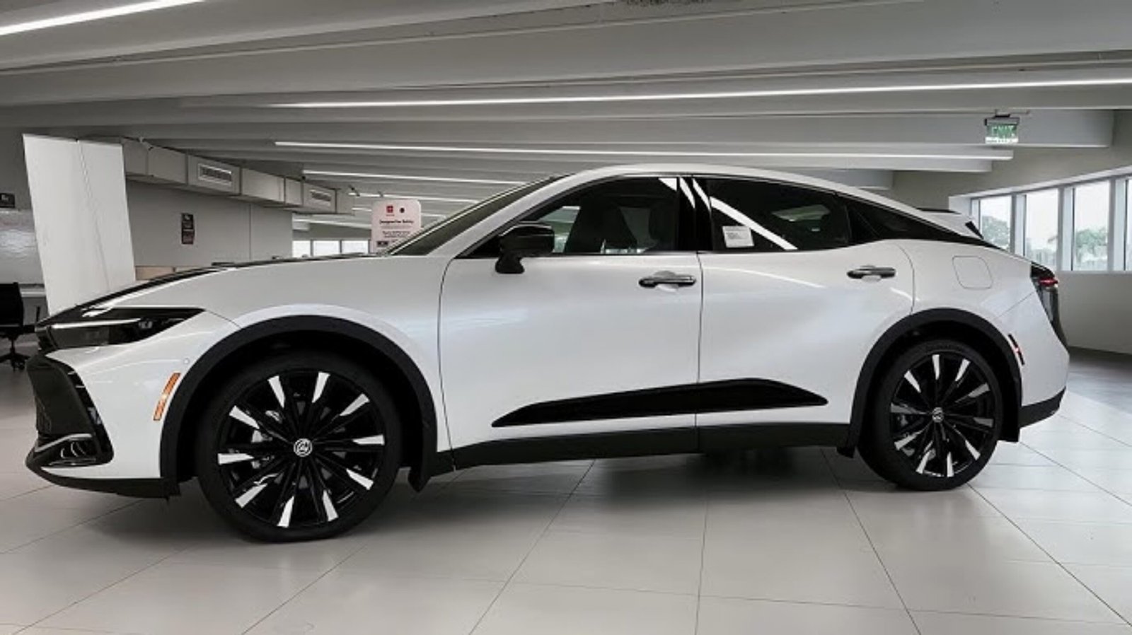 Toyota Crown 2025
